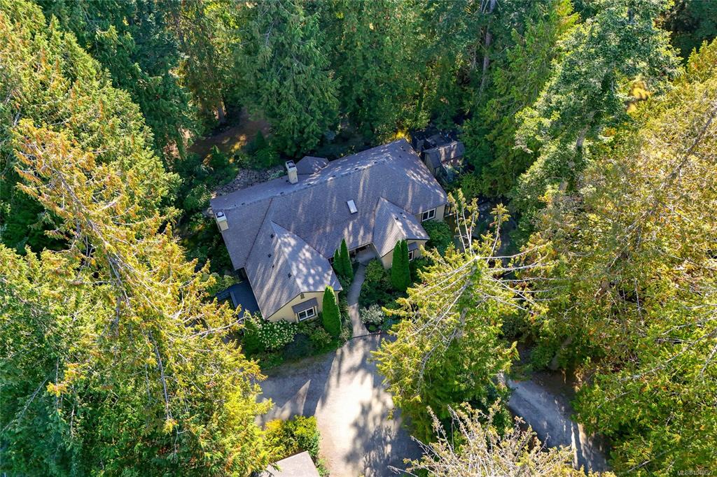 Fourth View of 671 Dalkeith Ave, North Saanich, BC, V8L 5G7