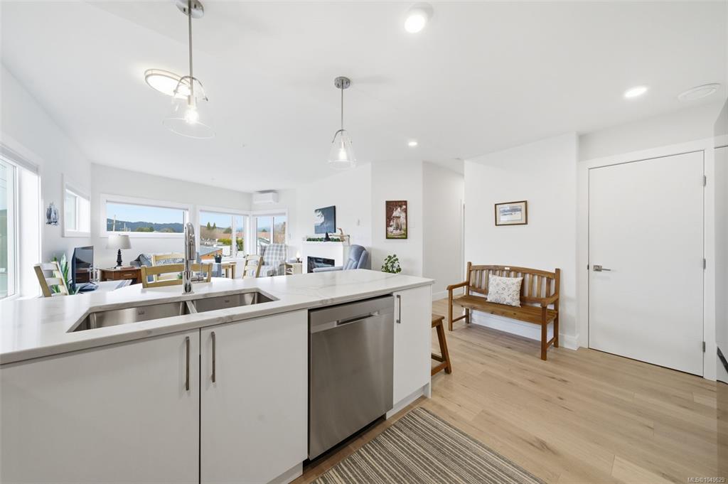 Fifth View of 7098 Wallace Dr, Central Saanich, BC, V8M 1E9