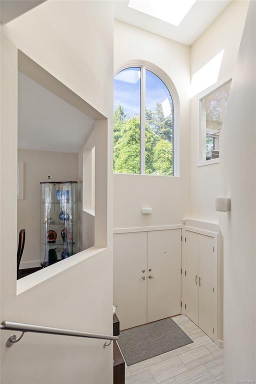 Fifth View of 7090 Brentwood Dr, Central Saanich, BC, V8M 1B6