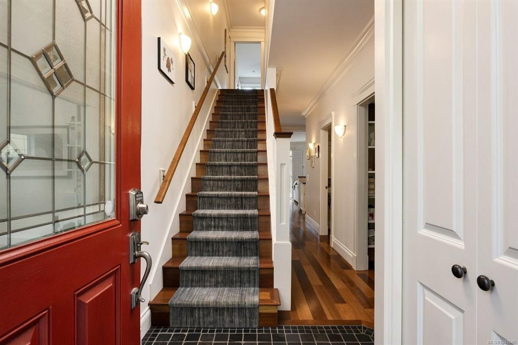 Third View of 1046 Davie St, Victoria, BC, V8S 4E3
