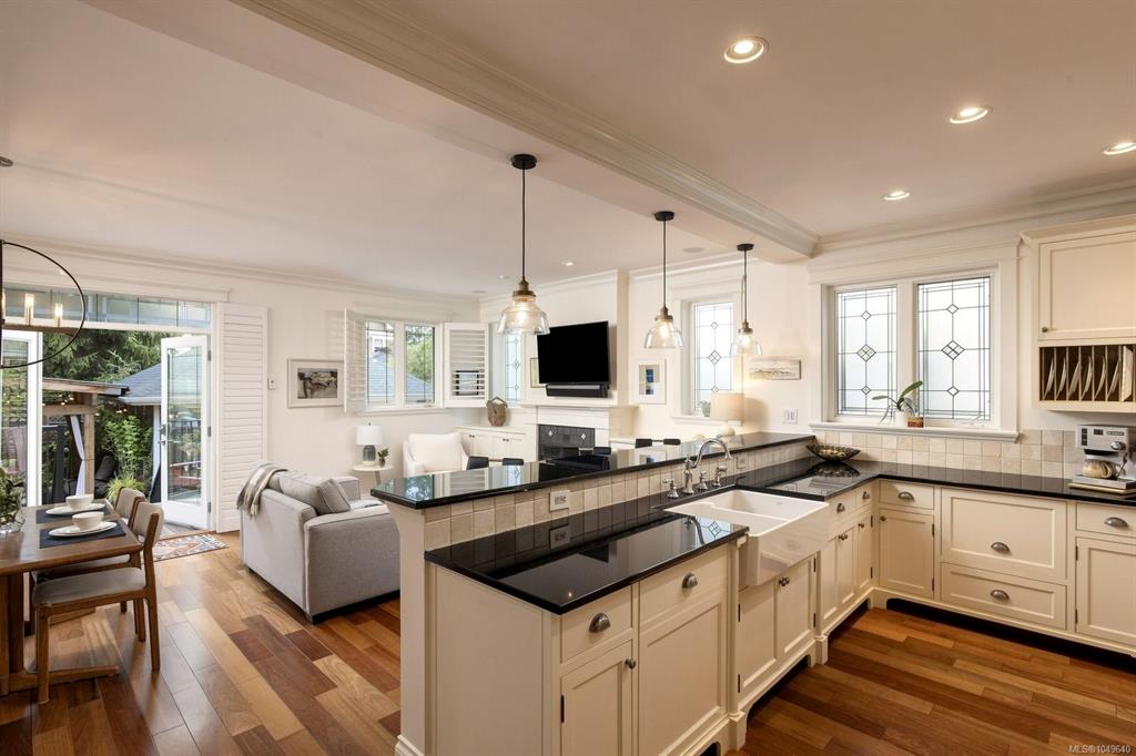 Fourth View of 1046 Davie St, Victoria, BC, V8S 4E3