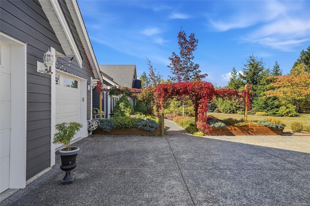 Fourth View of 2040 Sun King Rd, Coombs, BC, V0R 1M0