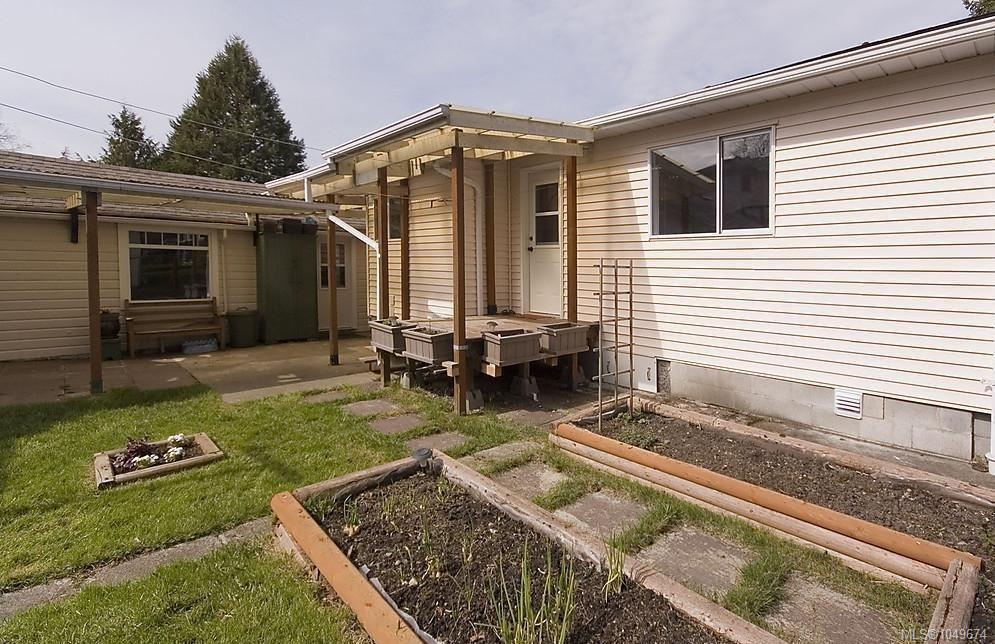 Fifth View of 2043 Milton St, Oak Bay, BC, V8R 1N7