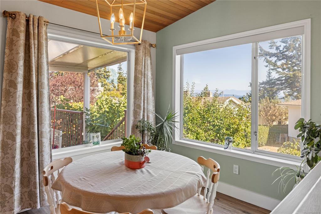 Fourth View of 511 Panorama Pl, Parksville, BC, V9P 1A4