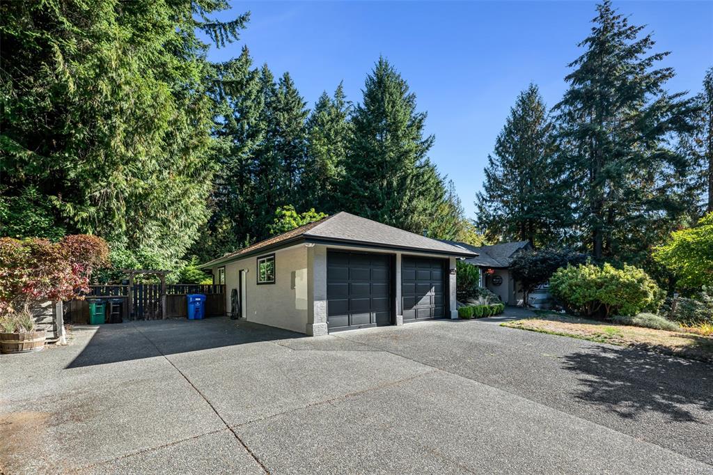 Third View of 2375 Damascus Rd, Shawnigan Lake, BC, V8H 2E7