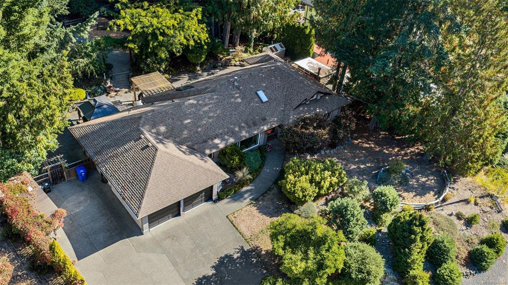 Fourth View of 2375 Damascus Rd, Shawnigan Lake, BC, V8H 2E7