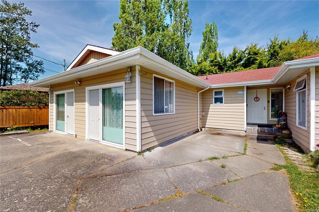 Fifth View of 1382 Mckenzie Ave, Saanich, BC, V8P 2M2