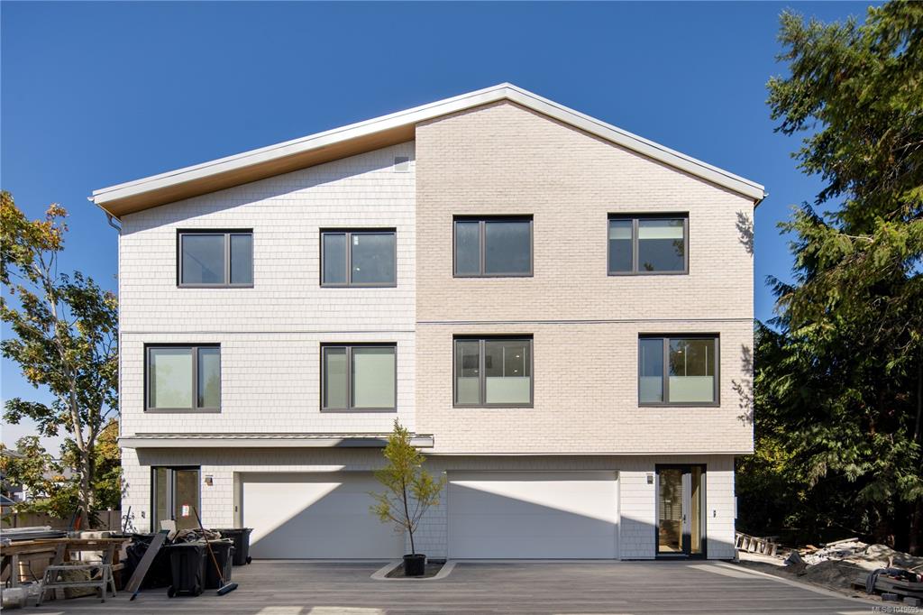 Fourth View of 1118 Munro St, Esquimalt, BC, V9A 5P1