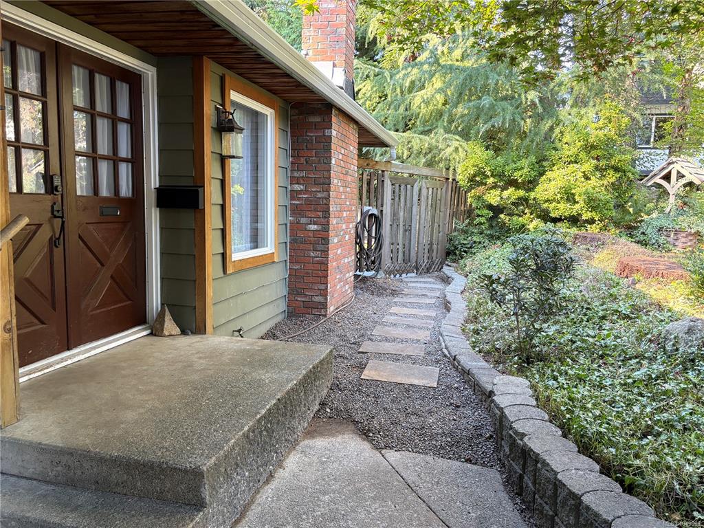 254 Fawn Rd, 1049696, BC,