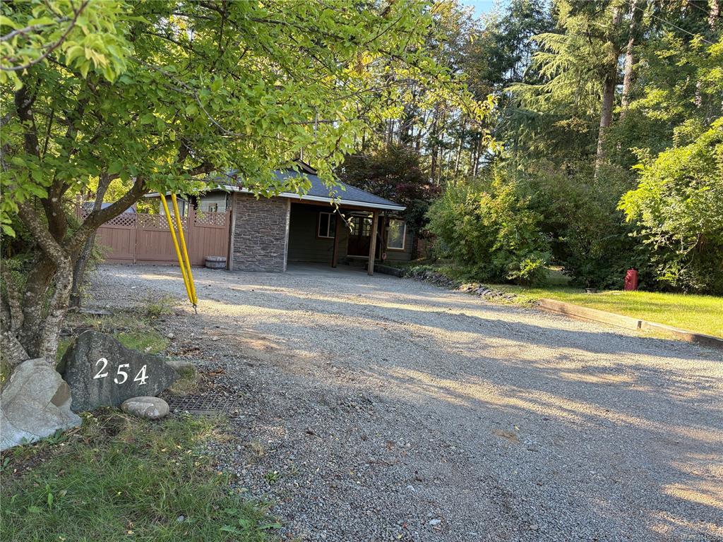 Fourth View of 254 Fawn Rd, Campbell River, BC, V9W 5L7