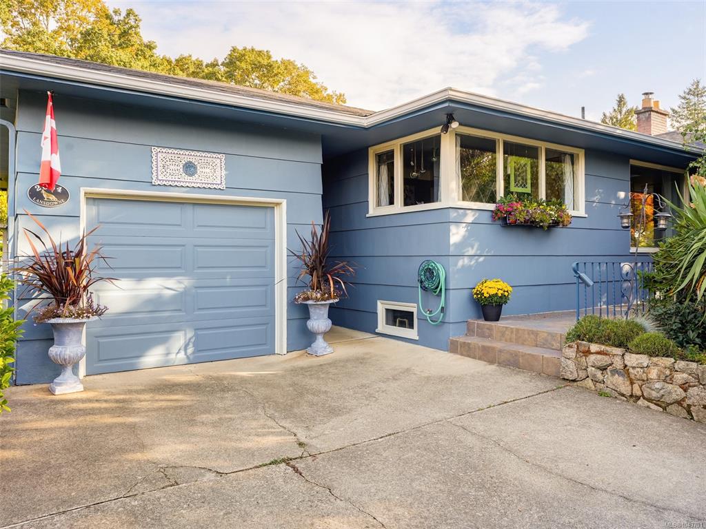 Third View of 2064 Lansdowne Rd, Oak Bay, BC, V8P 1B3
