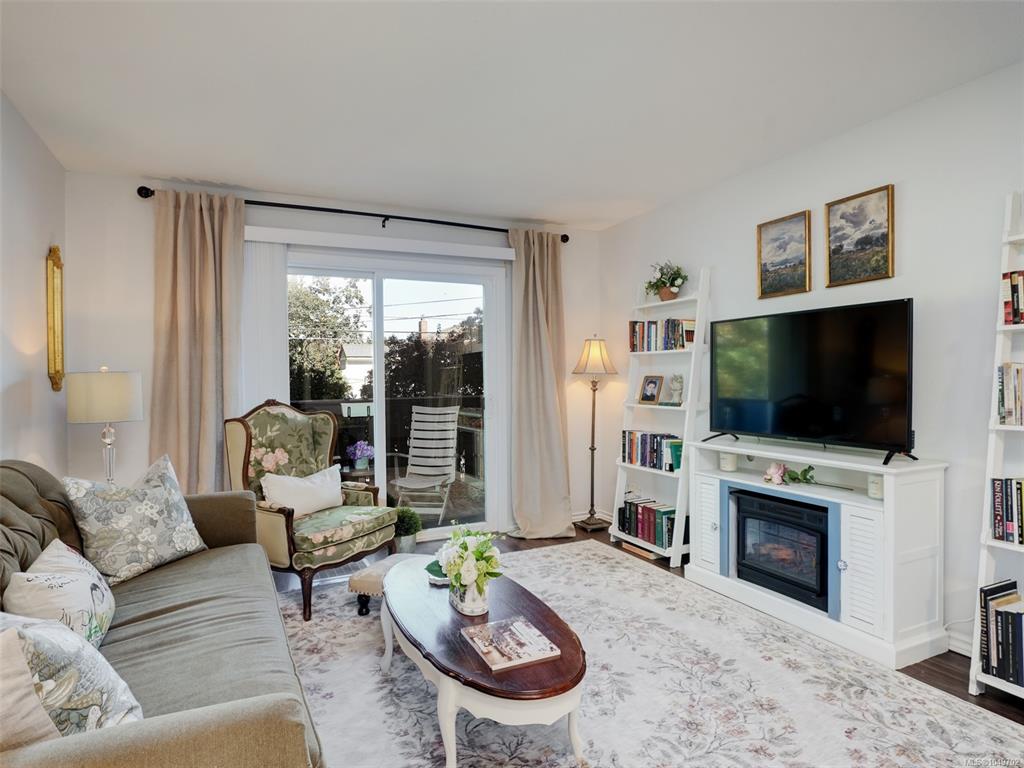 Third View of 1215 Bay St, Cedar Bay, Victoria, BC, V8T 1S7