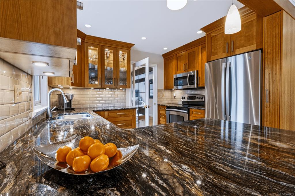 Fourth View of 1658 Brousson Dr, Saanich, BC, V8N 5S2