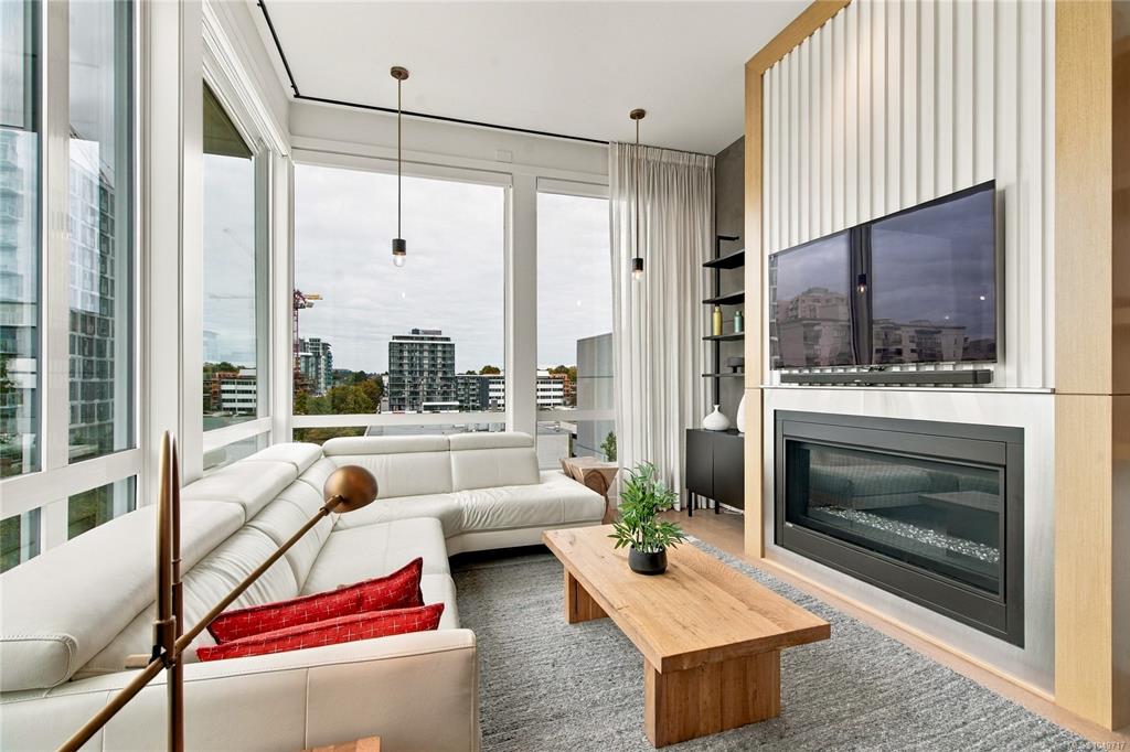 Fourth View of 1033 Cook St, Black & White, Victoria, BC, V8V 0E1