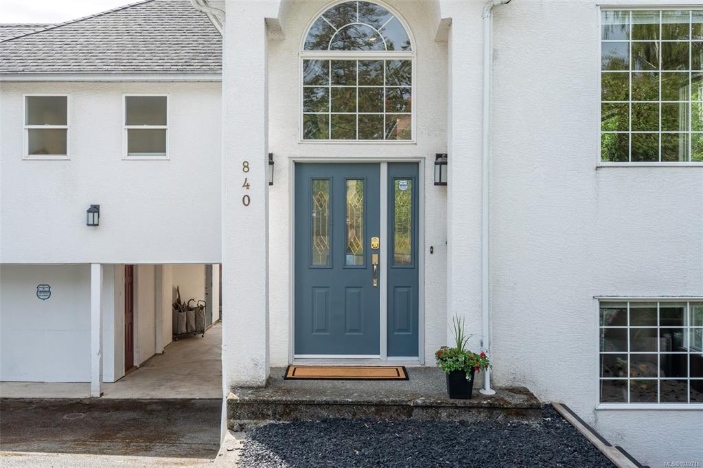 Fifth View of 840 Tillicum Rd, Esquimalt, BC, V9A 1Z7