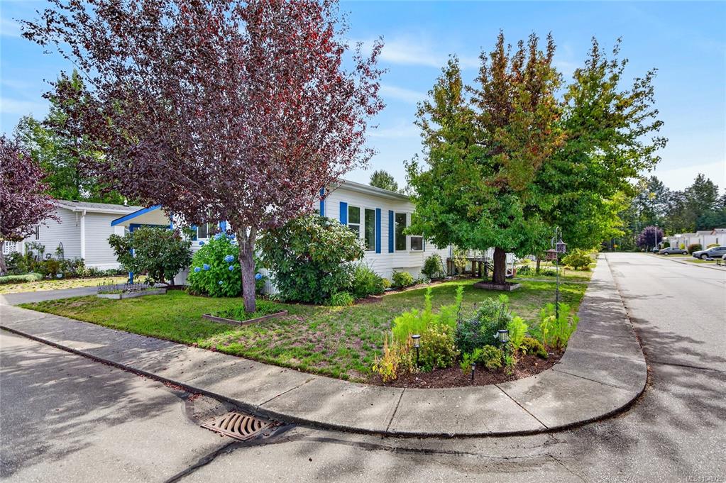 Third View of 2140 20th St, Courtenay, BC, V9N 2G6
