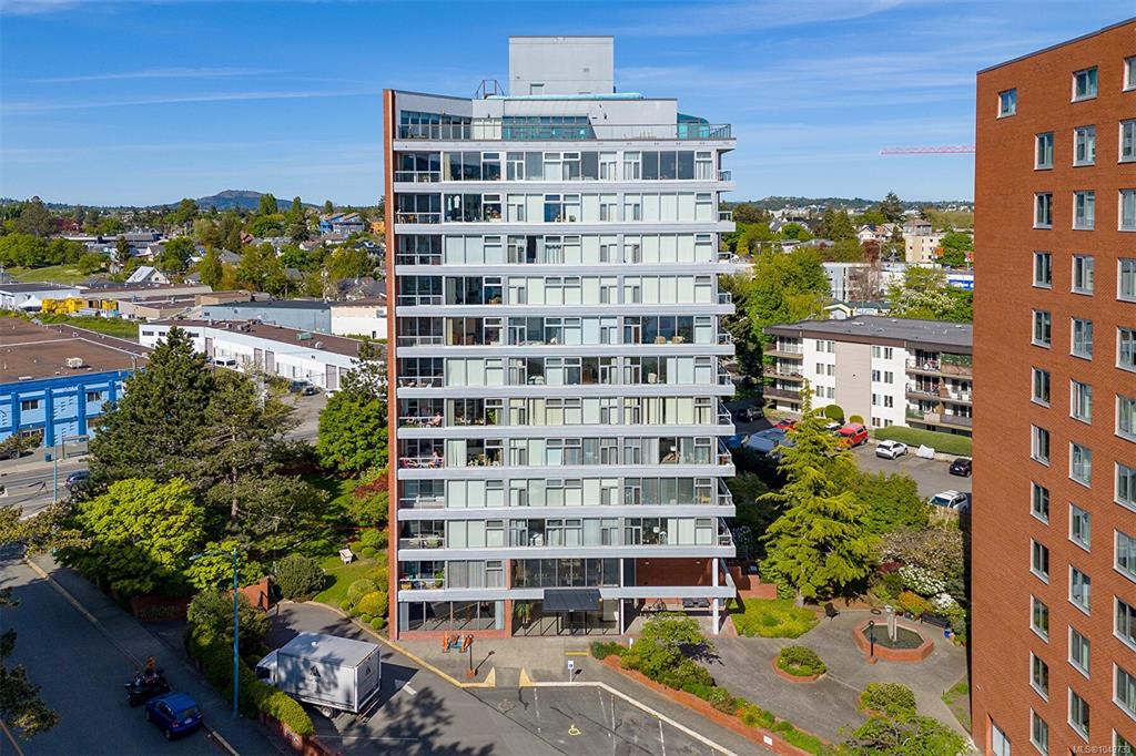 Third View of 327 Maitland St, Victoria, BC, V9A 7G7