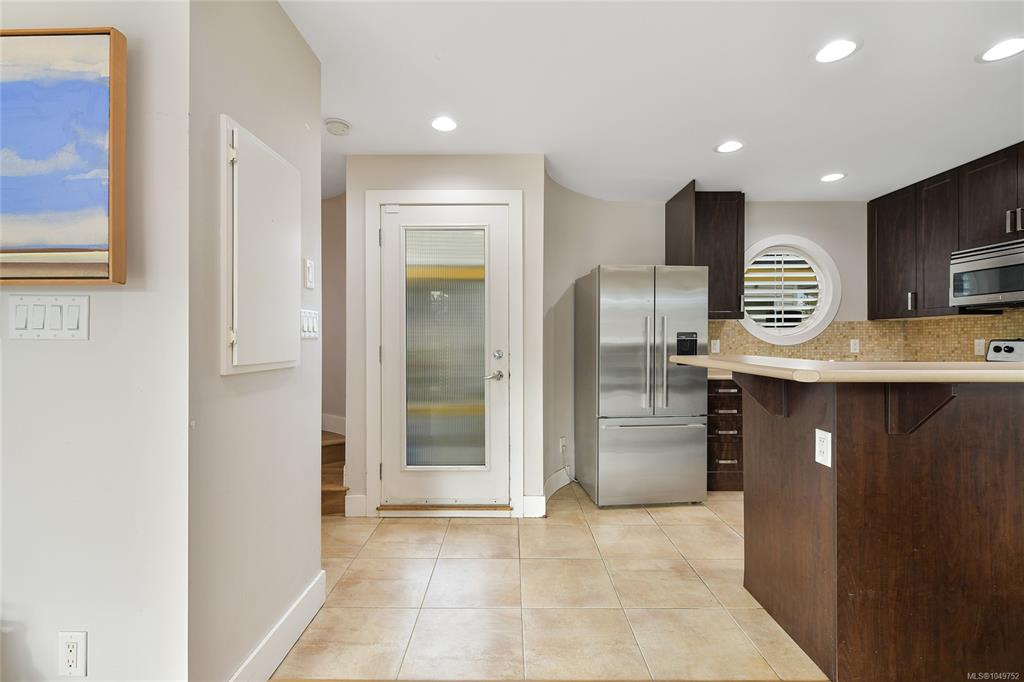Fifth View of 445 Head St, Esquimalt, BC, V9A 5S1