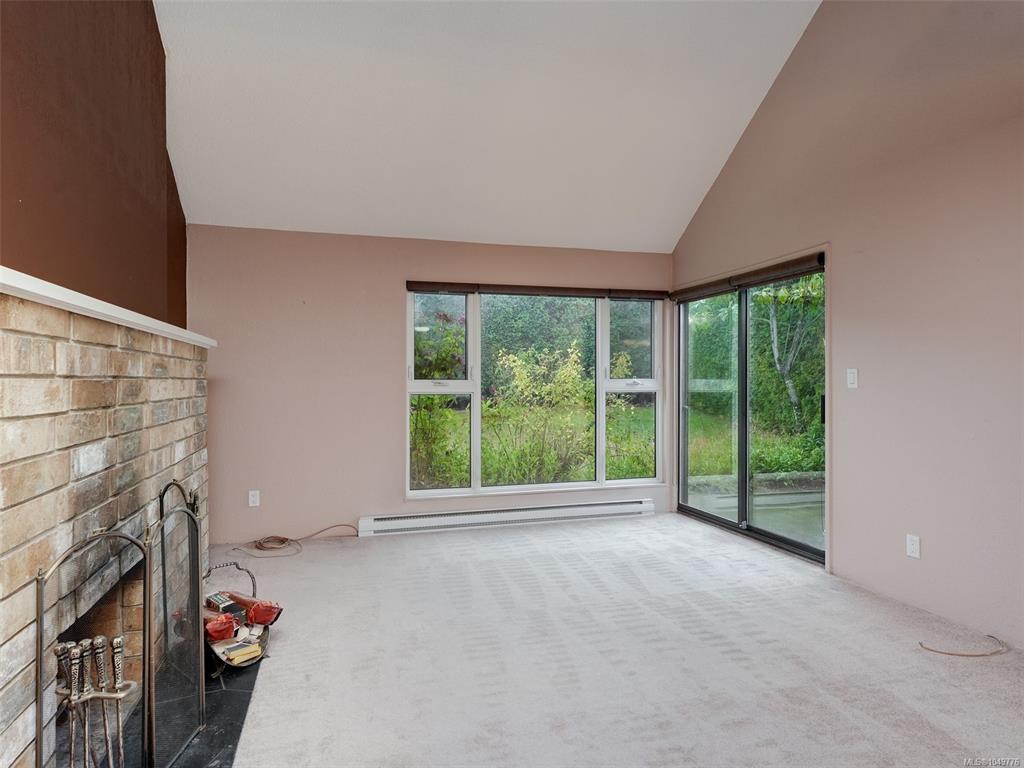 Fifth View of 1315 Gladstone Ave, Victoria, BC, V8R 1R9