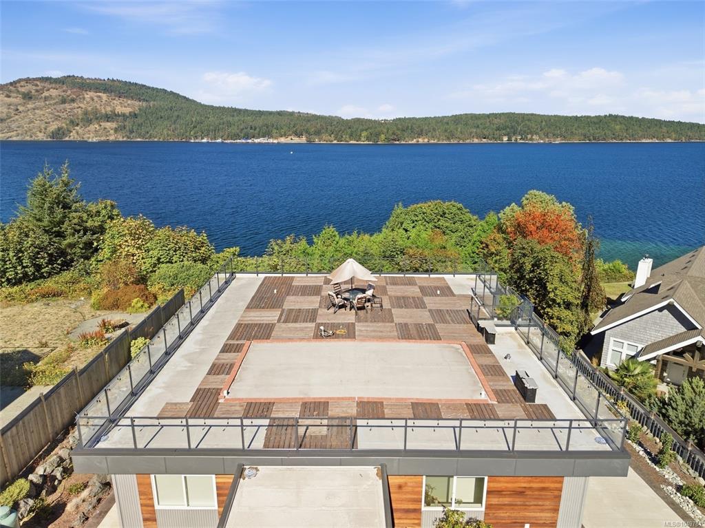 Third View of 8578 Rumming Rd, Lantzville, BC, V0R 2H0