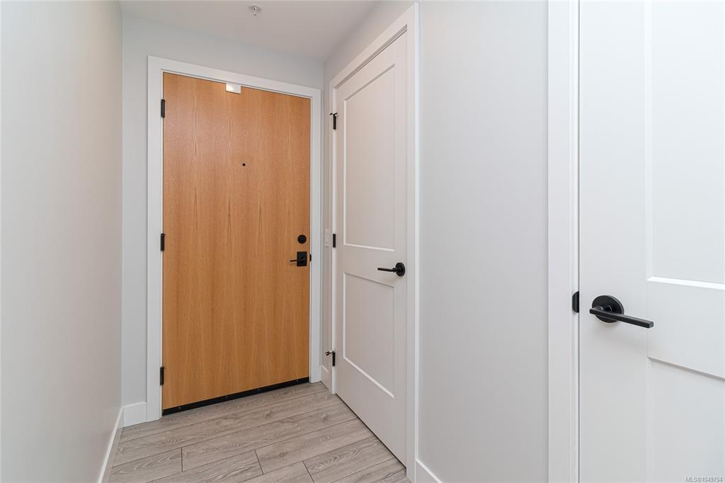 Fifth View of 950 Whirlaway Cres, Triple Crown, Langford, BC, V9B 6W6