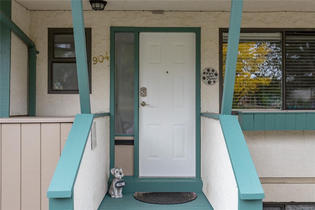 Fourth View of 640 Broadway St, Orchard Hill, Saanich, BC, V8Z 2G4