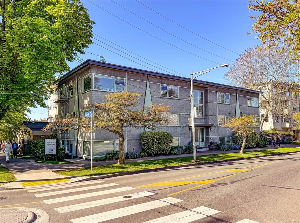 Fourth View of 1069 Southgate St, Victoria, BC, V8V 2Z1