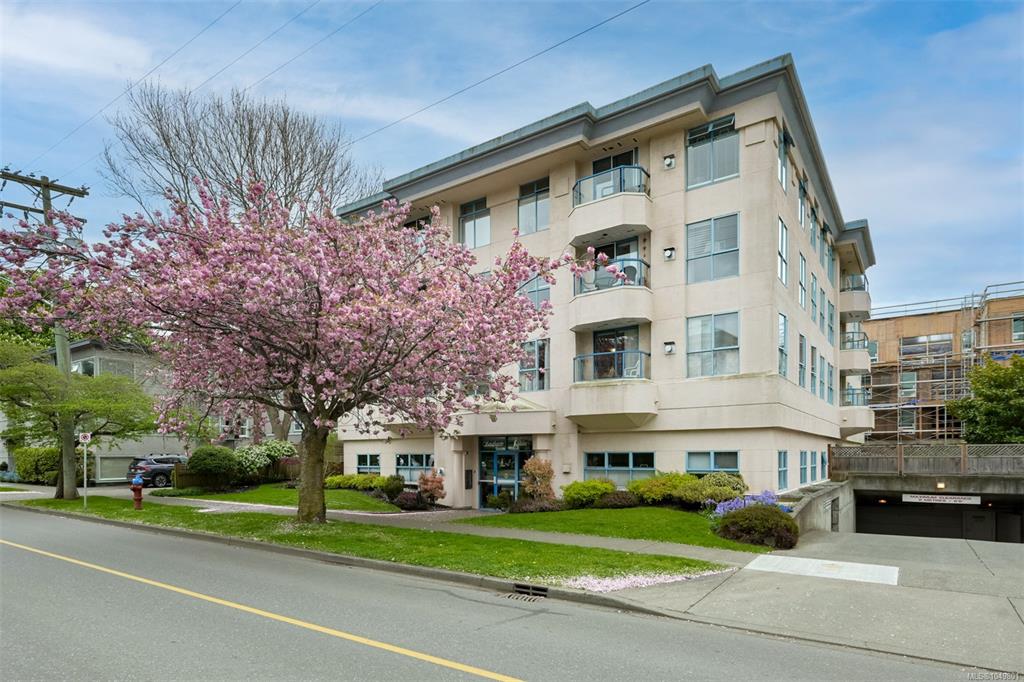 Main View of 1063 Southgate St, Southgate Villa, Victoria, BC, V8V 2Z1