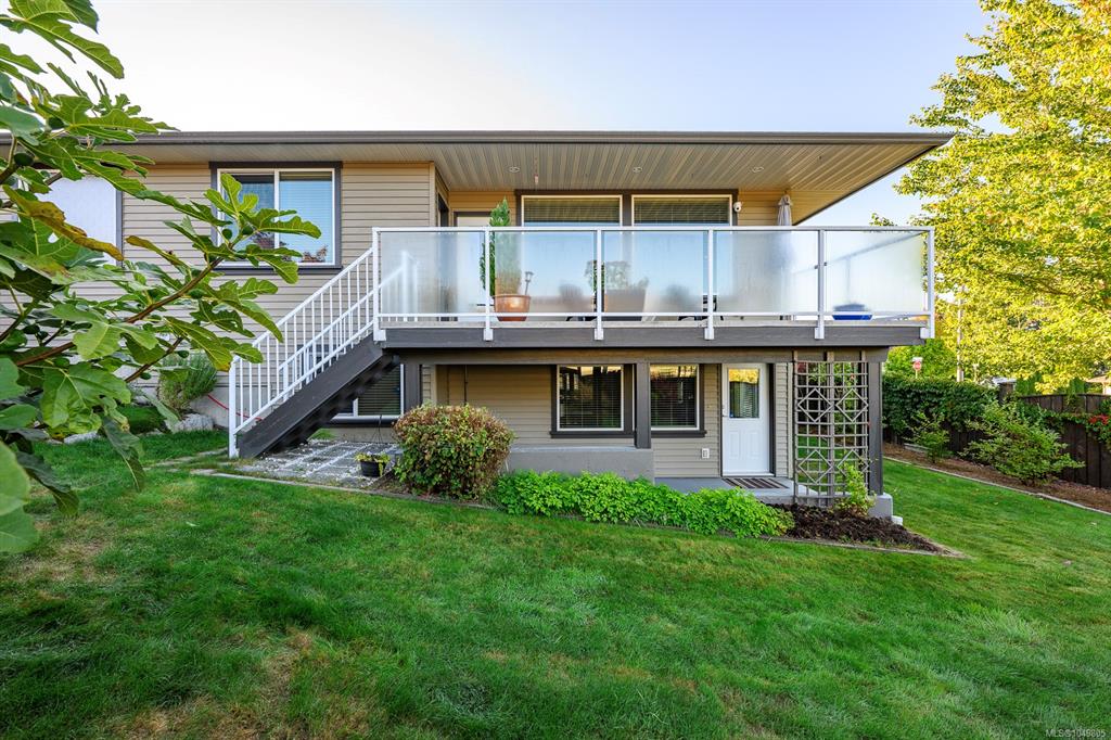 Third View of 570 Spitfire Dr, Comox, BC, V9M 0A1