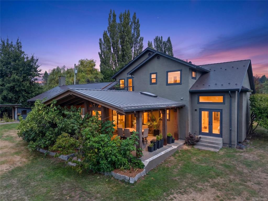 Third View of 5225 Island Hwy N, Courtenay, BC, V9J 1S7