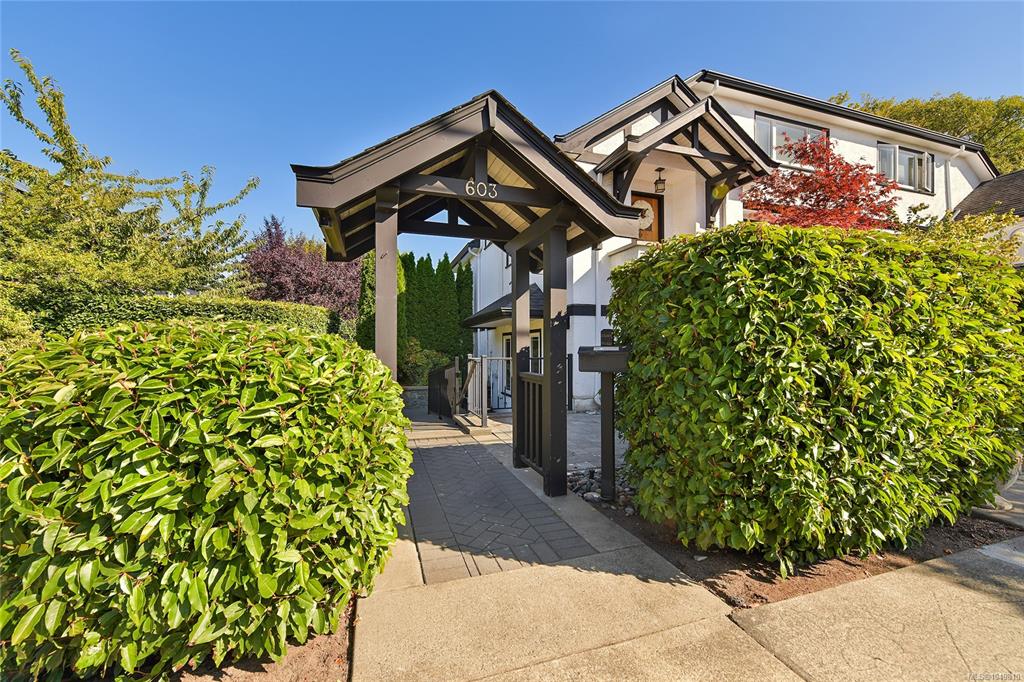 Third View of 603 Moss St, Victoria, BC, V8V 4N7