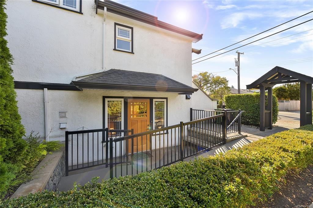 Fourth View of 603 Moss St, Victoria, BC, V8V 4N7
