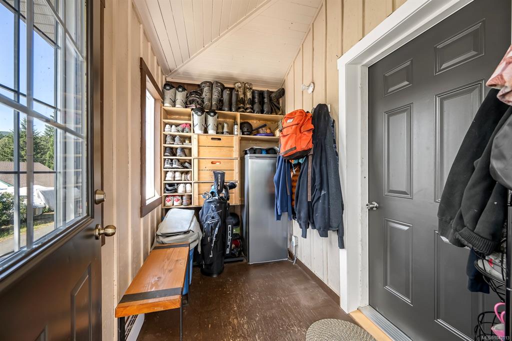 Third View of 2612 Dunsmuir Ave, Cumberland, BC, V0R 1S0