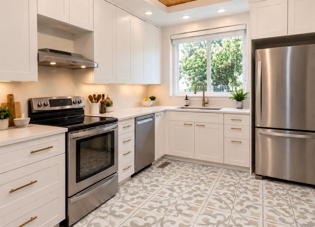 Fourth View of 1512 Brooke St, Victoria, BC, V8S 1M5