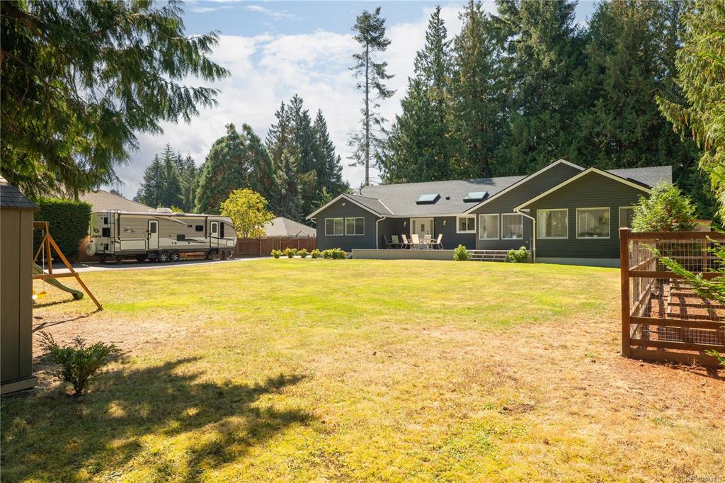 Third View of 967 Woodpecker Pl, Parksville, BC, V9P 1T1