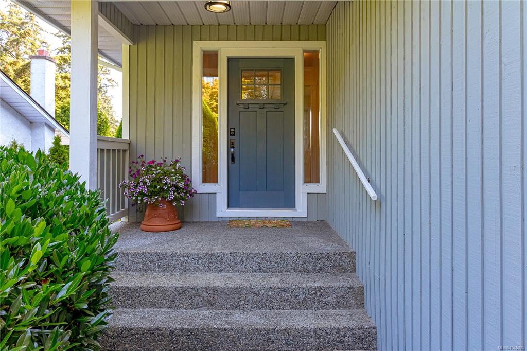 Fourth View of 779 Menawood Pl, Saanich, BC, V8Y 2Z7