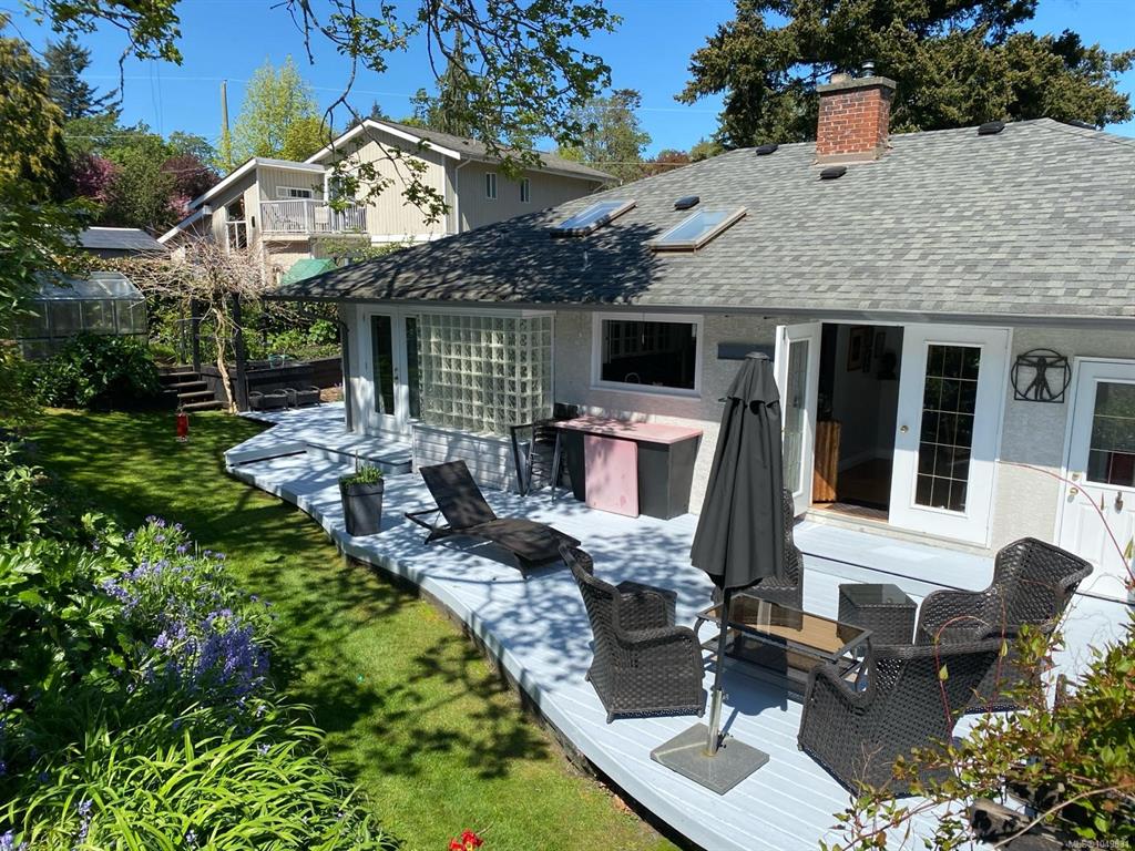 Fifth View of 886 Cunningham Rd, Esquimalt, BC, V9A 4M6