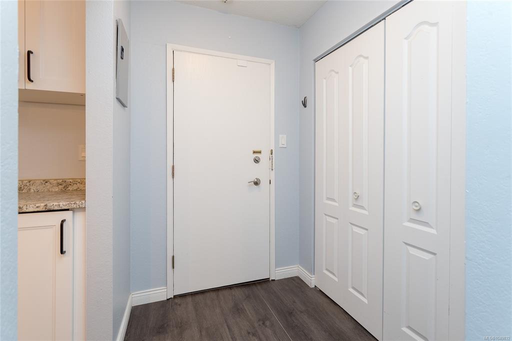 Fourth View of 1870 Mckenzie Ave, Saanich, BC, V8N 4X3