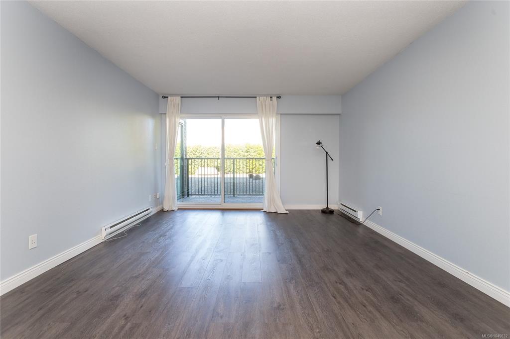 Fifth View of 1870 Mckenzie Ave, Saanich, BC, V8N 4X3