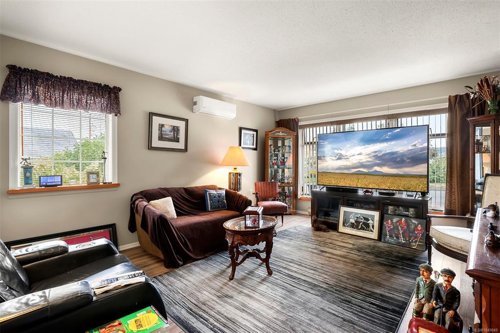 Fifth View of 811 Park Pl, Courtenay, BC, V9N 8N1