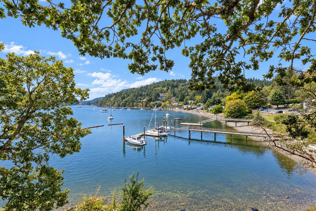 936 Arbutus Ave, 1049850, BC,