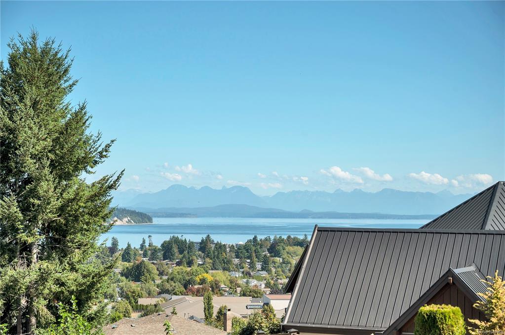 Third View of 721 Timberline Dr, Campbell River, BC, V9H 0A3