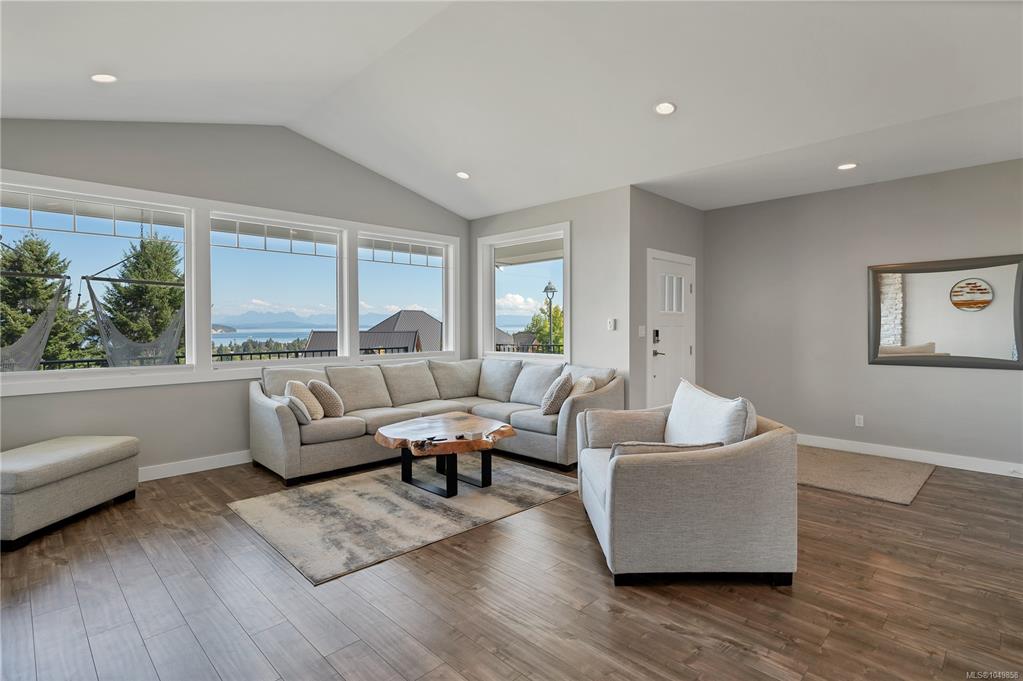 Fifth View of 721 Timberline Dr, Campbell River, BC, V9H 0A3