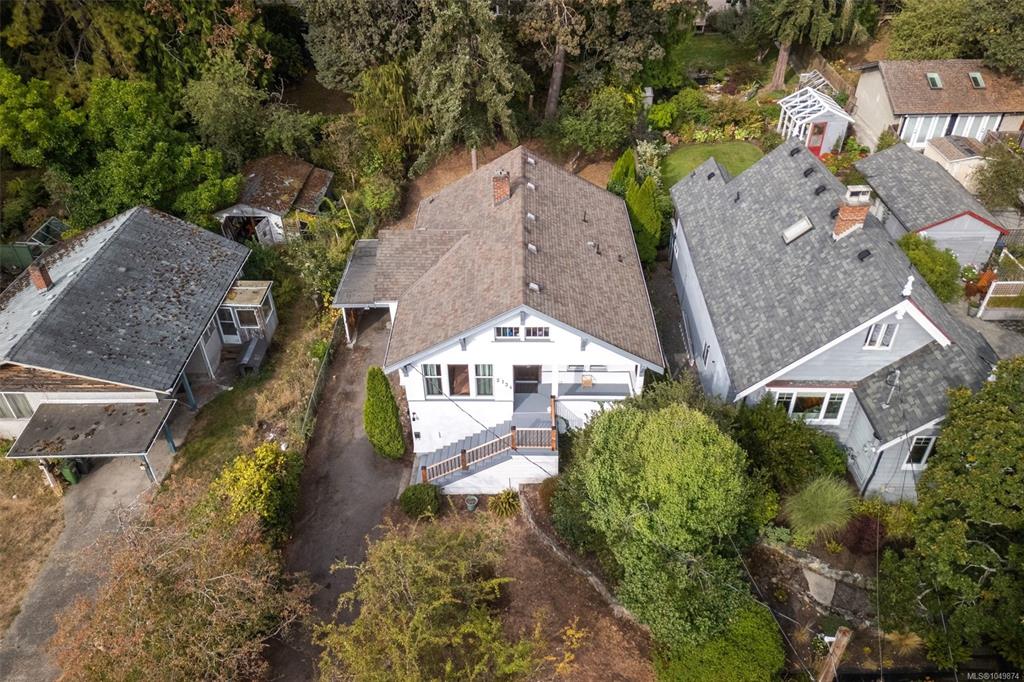 Fourth View of 2734 Avebury Ave, Victoria, BC, V8R 3W4