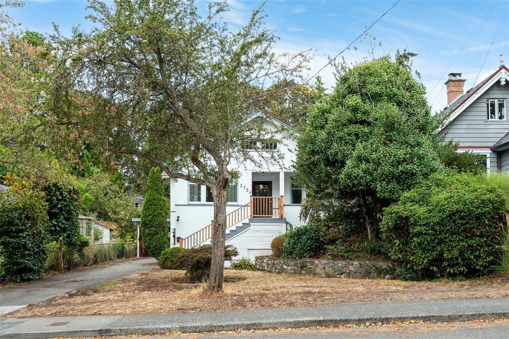Fifth View of 2734 Avebury Ave, Victoria, BC, V8R 3W4
