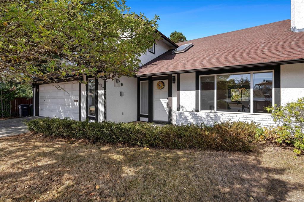 Third View of 1634 Tasco Close, Saanich, BC, V8N 5P2