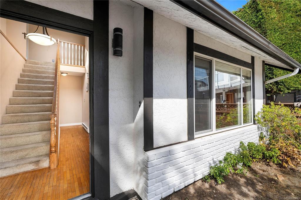 Fifth View of 1634 Tasco Close, Saanich, BC, V8N 5P2