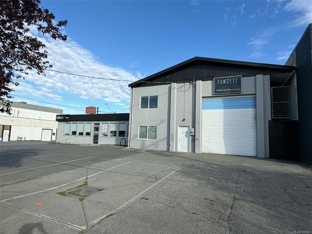 Third View of 2615 Turner St, Victoria, BC, V8T 4T8