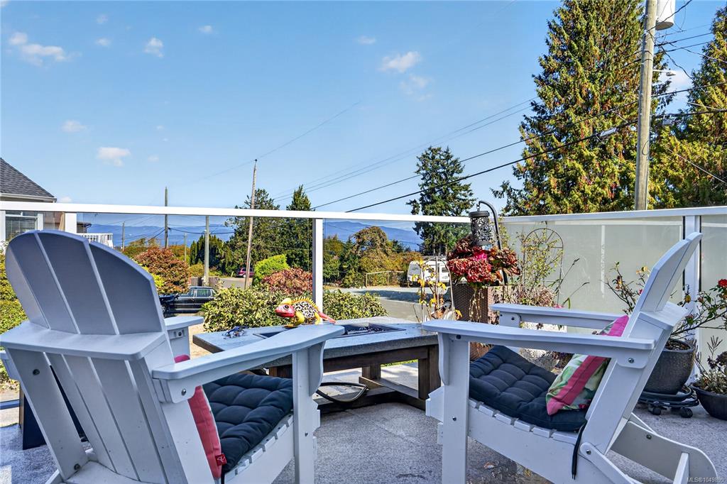 Second View of 853 Glenhale Cres, Parksville, BC, V9P 1Z8