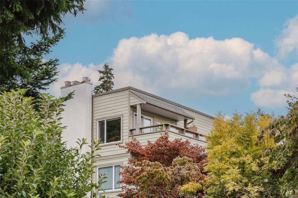 Third View of 2250 Manor Pl, Manor Park, Comox, BC, V9M 1C5